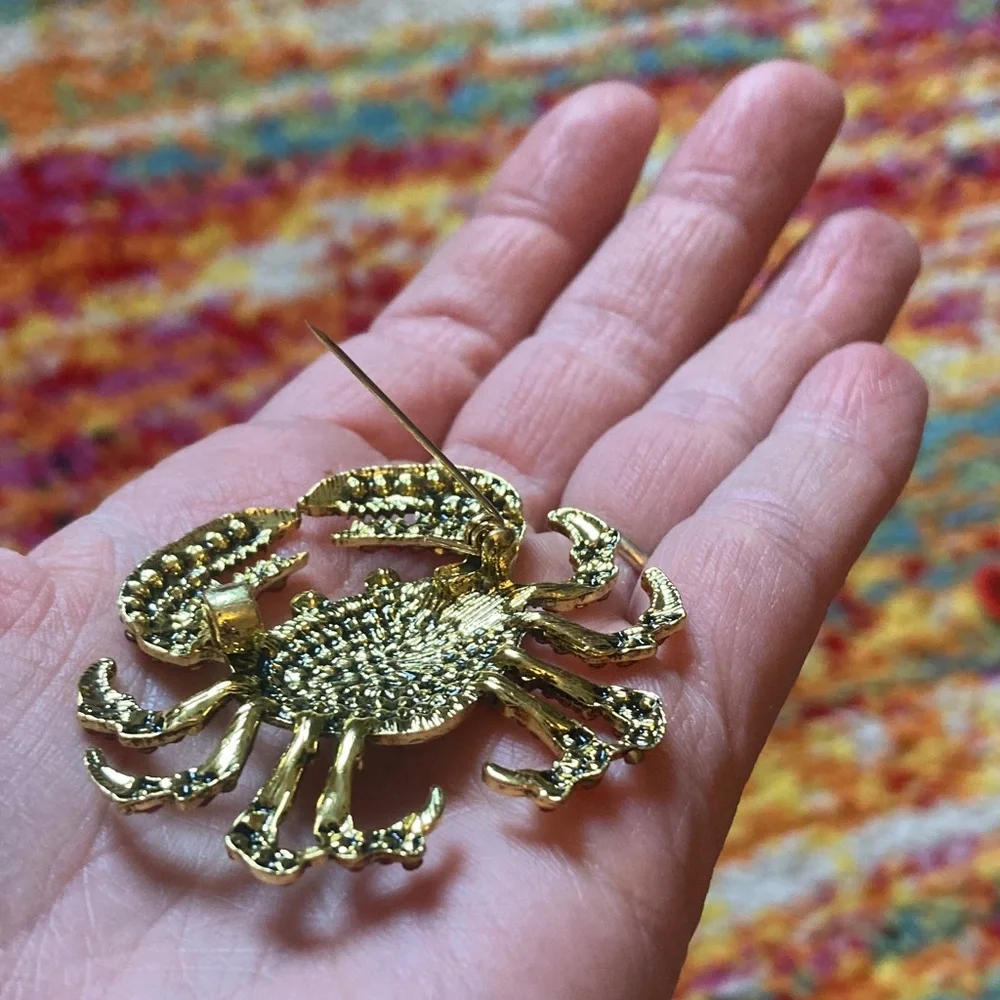 Vibrant Red and Gold Rhinestone Crab Brooch - Picture 10 of 10